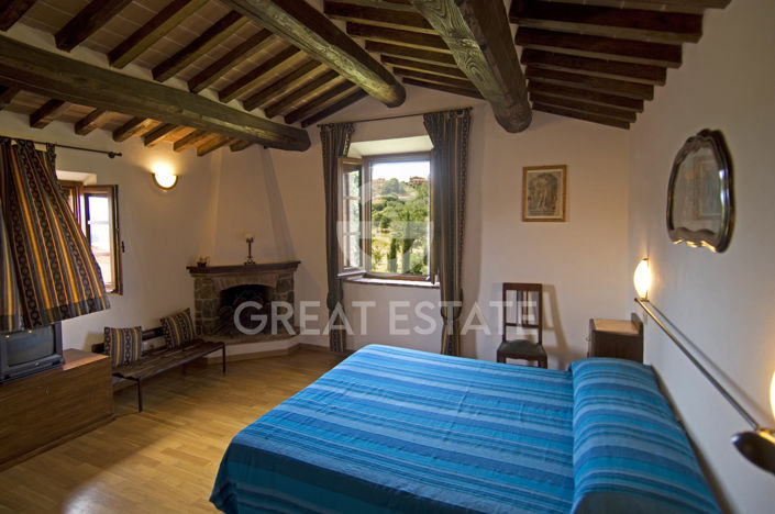 Image No.21-11 Bed Country House for sale