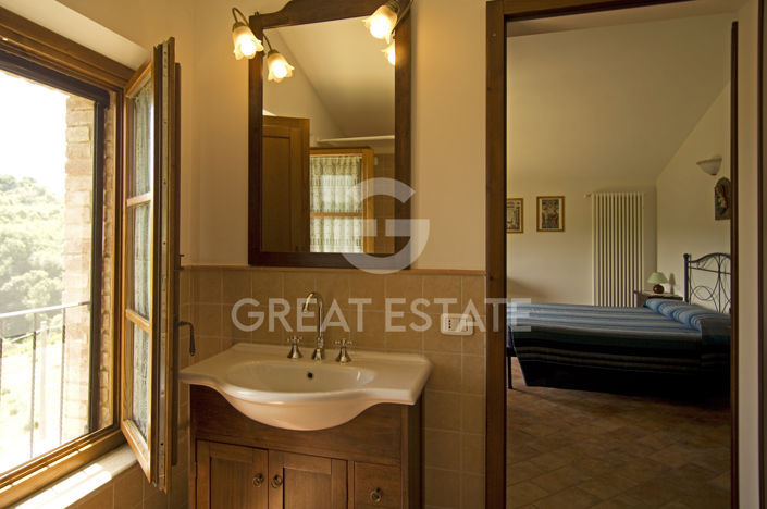 Image No.26-11 Bed Country House for sale