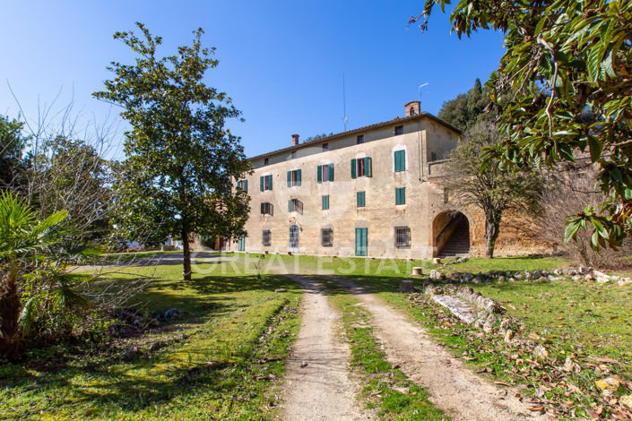 Image No.12-10 Bed Country House for sale