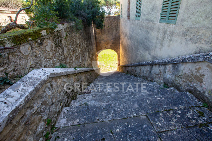 Image No.19-10 Bed Country House for sale