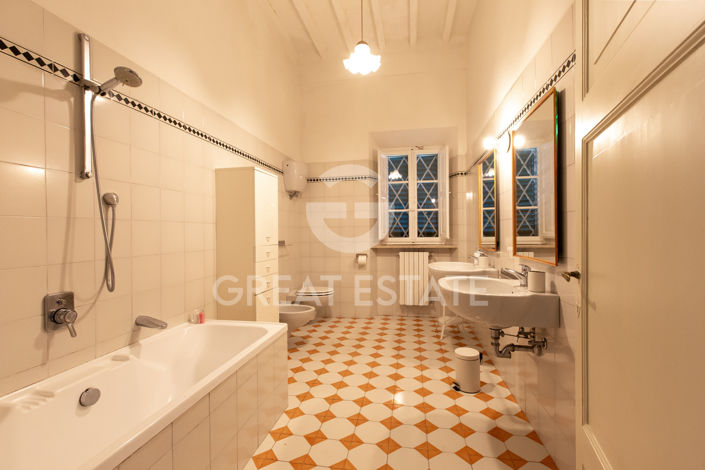 Image No.37-10 Bed Country House for sale