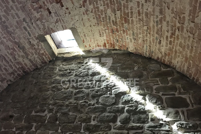 Image No.15-8 Bed Chateaux for sale