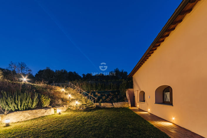 Image No.11-4 Bed Country House for sale