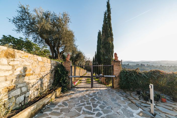 Image No.14-4 Bed Country House for sale