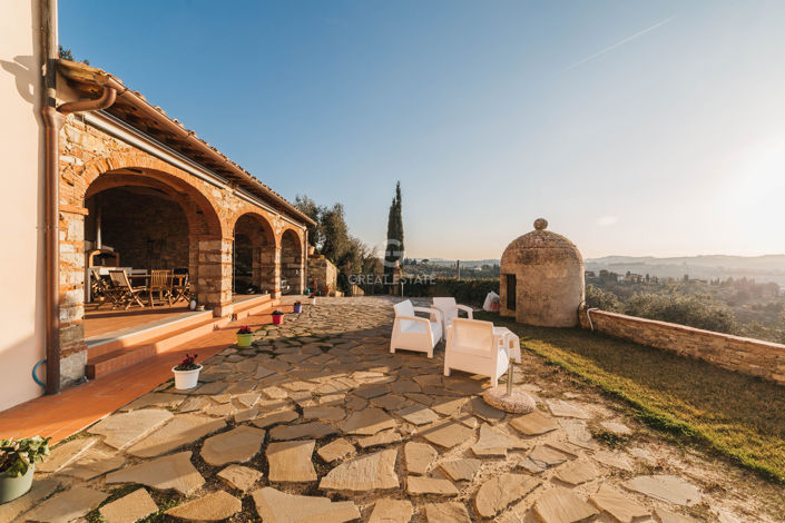 Image No.17-4 Bed Country House for sale