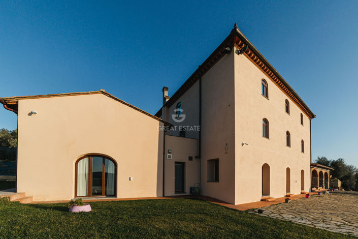 Image No.20-4 Bed Country House for sale