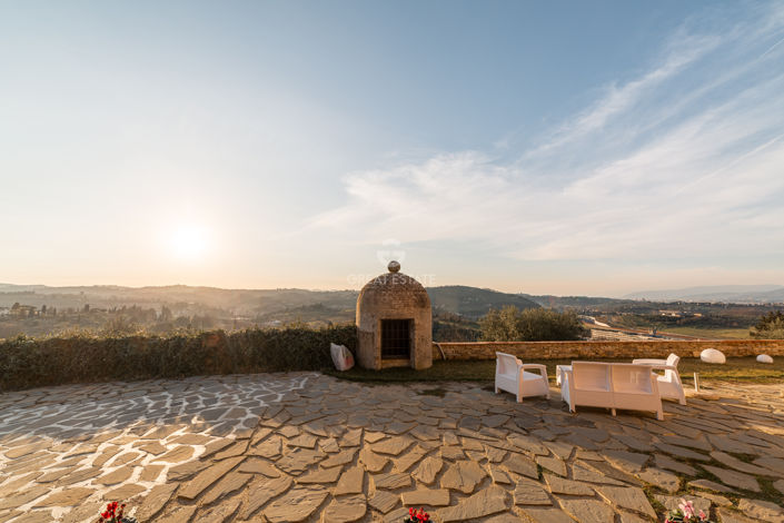 Image No.25-4 Bed Country House for sale