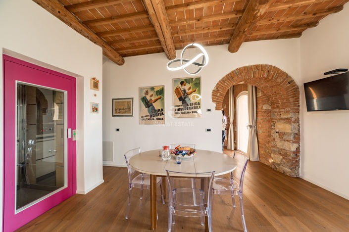 Image No.32-4 Bed Country House for sale