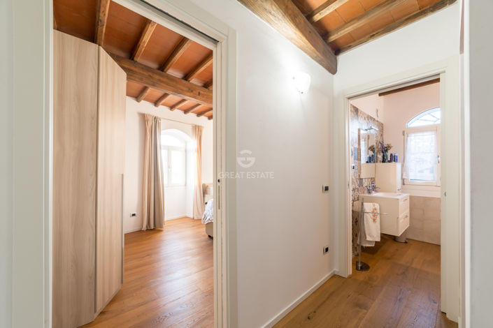 Image No.41-4 Bed Country House for sale