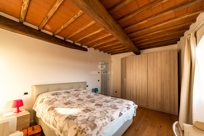 Image No.44-4 Bed Country House for sale