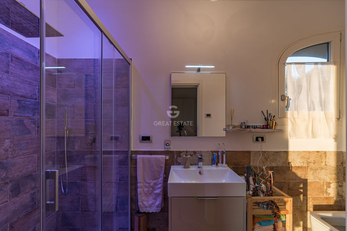 Image No.45-4 Bed Country House for sale