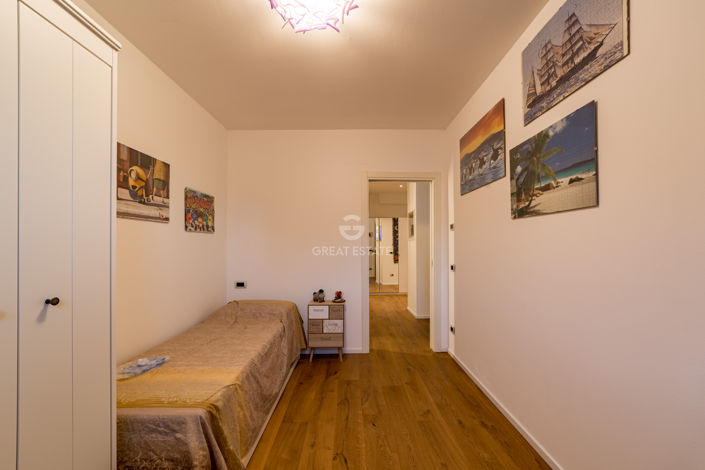 Image No.52-4 Bed Country House for sale