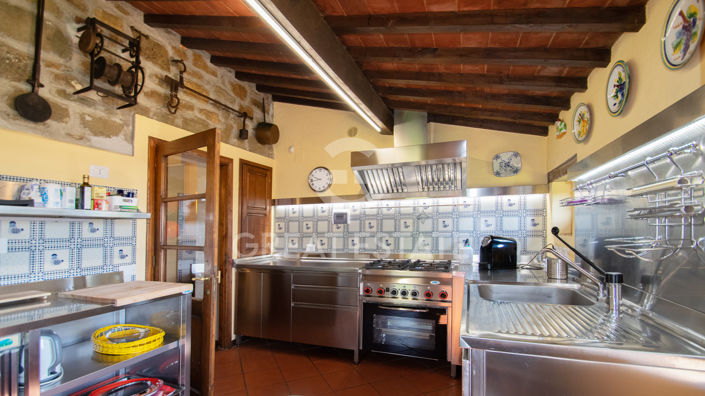 Image No.21-6 Bed Country House for sale