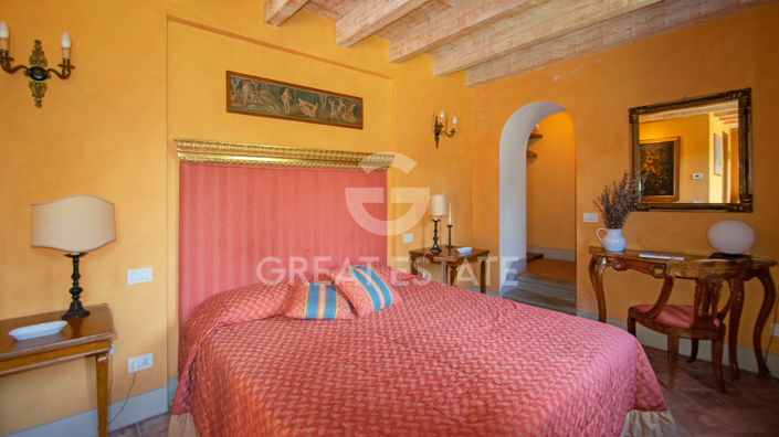 Image No.24-6 Bed Country House for sale