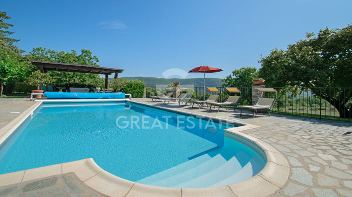 Image No.8-6 Bed Country House for sale