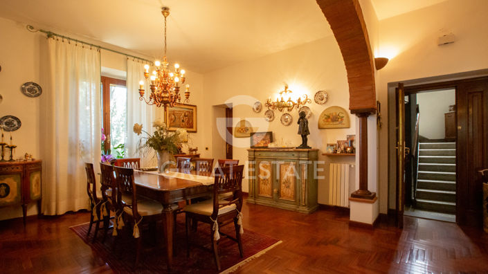 Image No.17-11 Bed Villa for sale