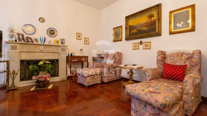 Image No.18-11 Bed Villa for sale