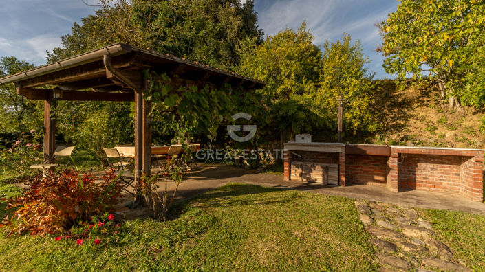 Image No.19-7 Bed Country House for sale