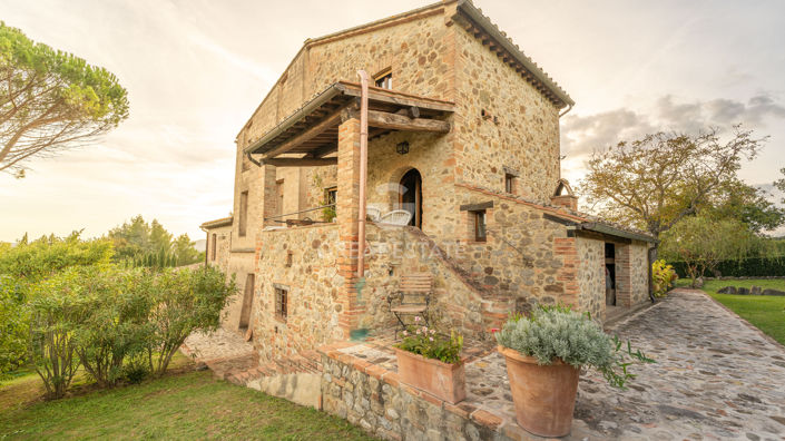 Image No.25-7 Bed Country House for sale