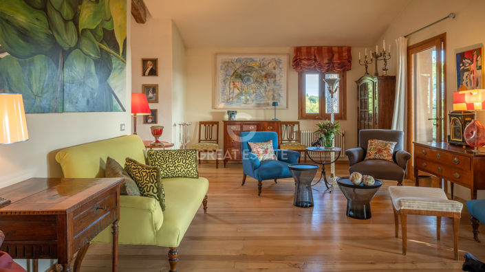 Image No.33-7 Bed Country House for sale