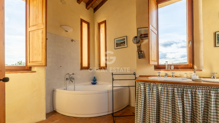 Image No.48-7 Bed Country House for sale