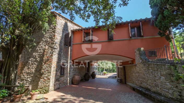 Image No.10-7 Bed Country House for sale