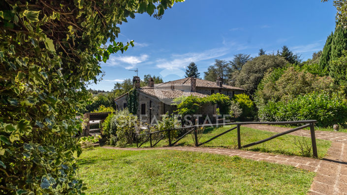 Image No.11-11 Bed Country House for sale