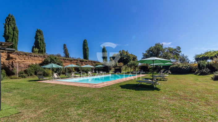 Image No.17-11 Bed Country House for sale