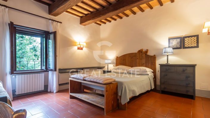 Image No.22-11 Bed Country House for sale