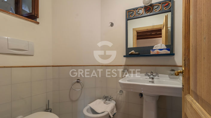 Image No.28-11 Bed Country House for sale