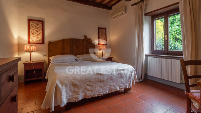 Image No.30-11 Bed Country House for sale