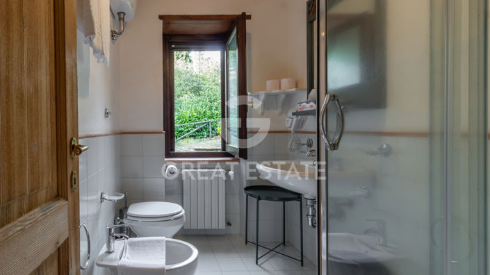 Image No.32-11 Bed Country House for sale