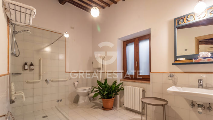 Image No.37-11 Bed Country House for sale