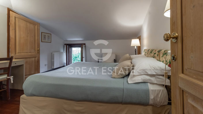 Image No.40-11 Bed Country House for sale