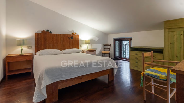 Image No.41-11 Bed Country House for sale