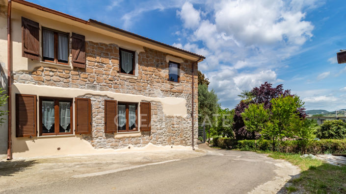Image No.2-Maison de campagne de 3 chambres à vendre à Castèl Viscardo