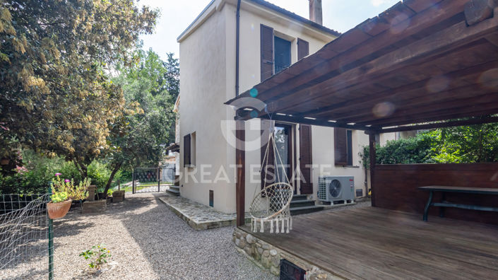 Image No.9-3 Bed Country House for sale