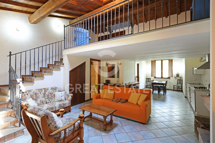 Image No.22-8 Bed Country House for sale