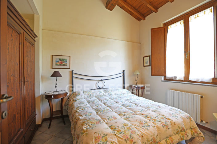 Image No.26-8 Bed Country House for sale