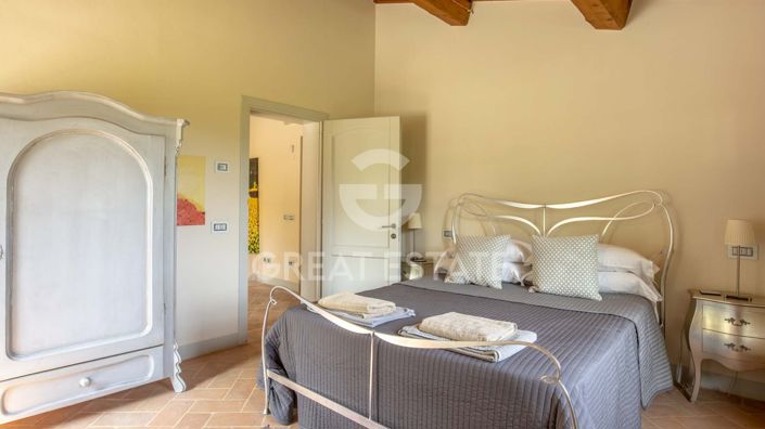 Image No.49-5 Bed Country House for sale