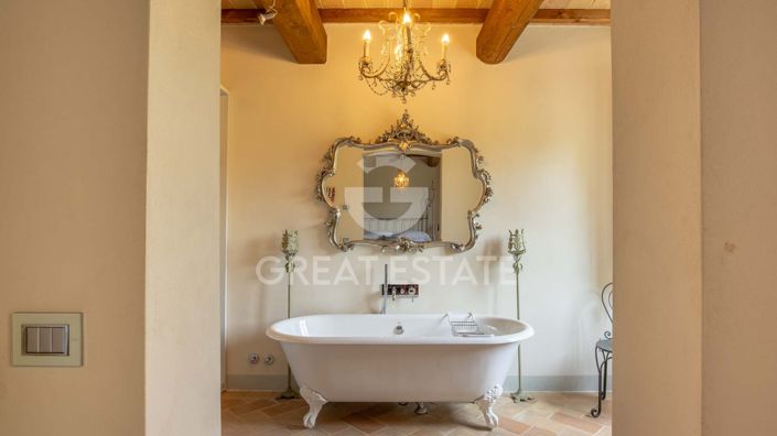 Image No.51-5 Bed Country House for sale