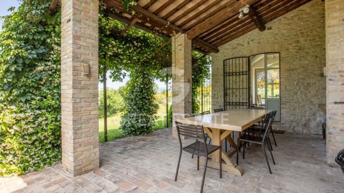 Image No.10-5 Bed Country House for sale