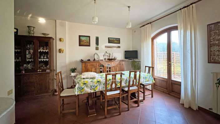 Image No.12-6 Bed Country House for sale