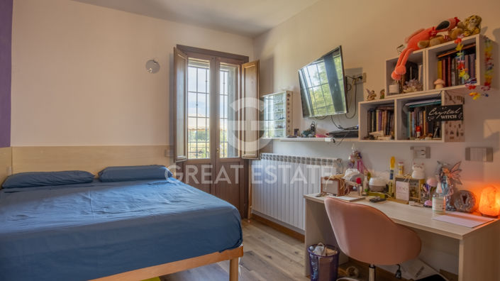 Image No.10-3 Bed Country House for sale