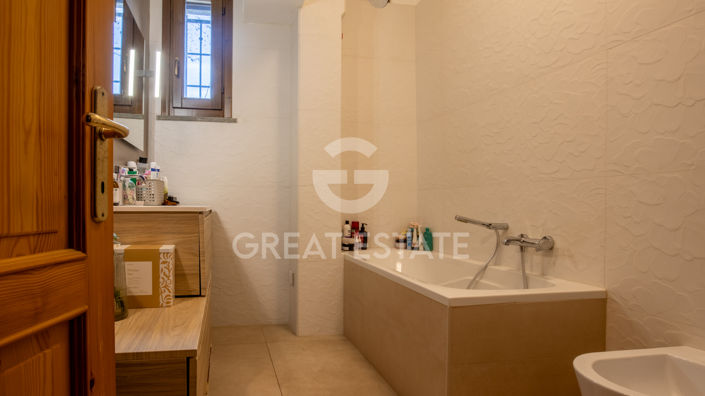 Image No.17-3 Bed Country House for sale