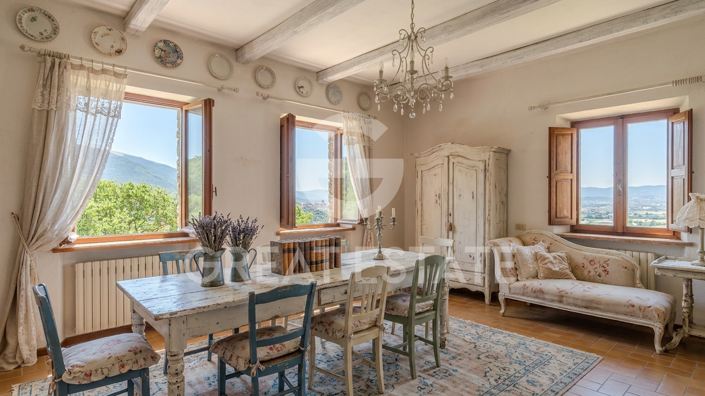 Image No.25-Maison de campagne de 4 chambres à vendre à Assisi