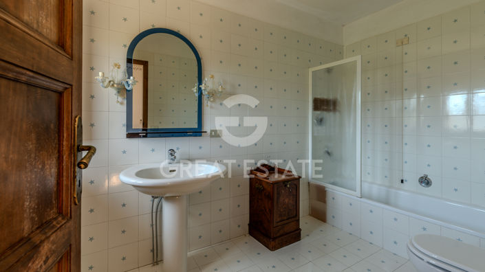 Image No.37-4 Bed Country House for sale