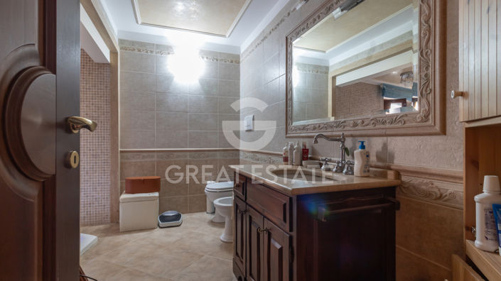 Image No.13-3 Bed Property for sale