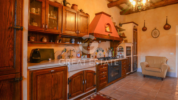 Image No.2-4 Bed Country House for sale