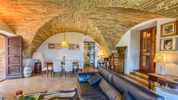 Image No.2-5 Bed Villa for sale